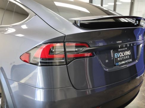 Used 2018 Tesla Model X 75D AWD/4WD image 15
