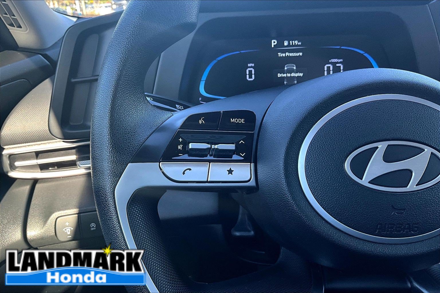 Used 2026 Hyundai Elantra SE FWD image 19