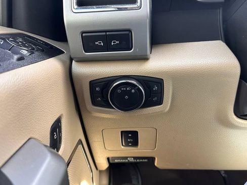 Used 2017 Ford F250 Lariat w/ Lariat Value Package image 28