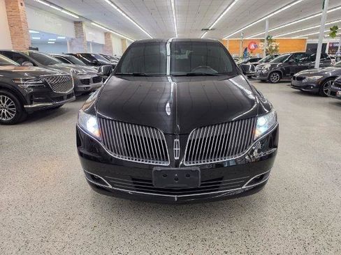 Used 2015 Lincoln MKT AWD image 2
