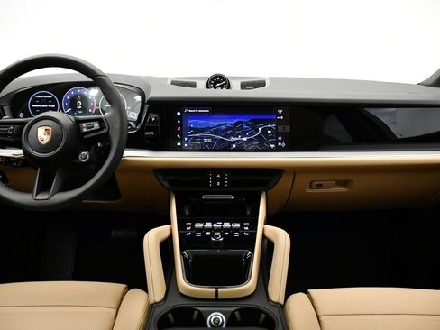 Certified 2025 Porsche Cayenne E-Hybrid Coupe AWD/4WD image 23