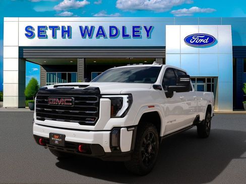 Used 2024 GMC Sierra 2500 AT4 w/ AT4 Premium Plus Package AWD/4WD image 6