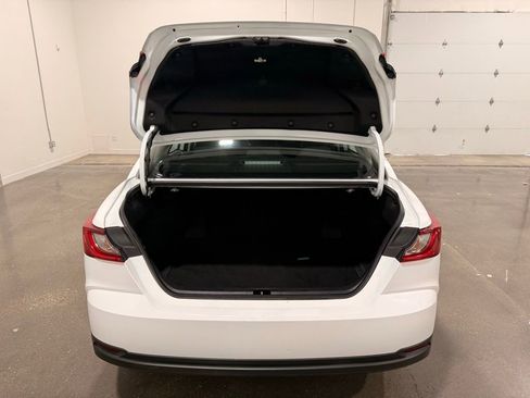 Used 2025 Toyota Camry LE image 9