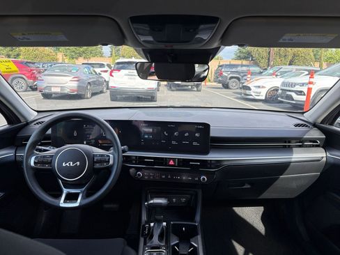 Used 2025 Kia K5 LXS FWD image 32