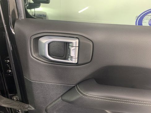 Used 2022 Jeep Wrangler Unlimited Sahara w/ Cold Weather Group image 39