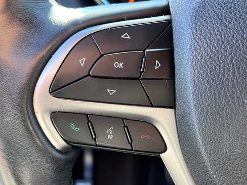 Used 2018 Jeep Grand Cherokee Limited AWD/4WD image 8