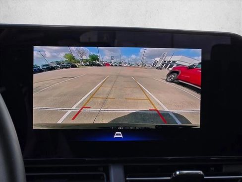 Used 2025 Chevrolet Trax LT w/ LT Convenience Package image 12