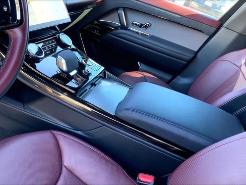 Used 2023 Land Rover Range Rover Sport SE Dynamic image 16