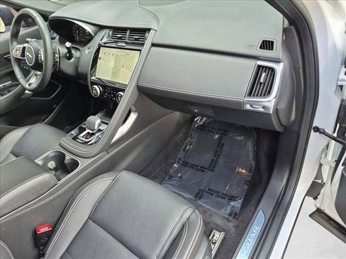 Certified 2024 Jaguar E-PACE R-Dynamic SE AWD/4WD image 22