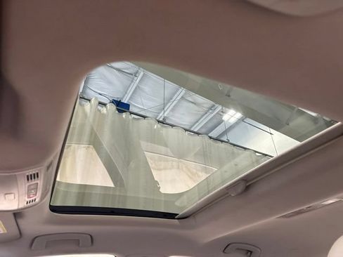 Used 2025 Volkswagen Jetta SE w/ Sunroof Package FWD image 22
