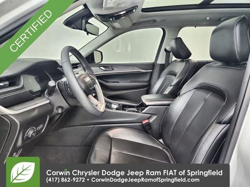 Certified 2023 Jeep Grand Cherokee L Limited w/ Luxury Tech Group II AWD/4WD image 18