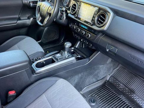 Certified 2021 Toyota Tacoma TRD Off-Road w/ Technology Package AWD/4WD image 15