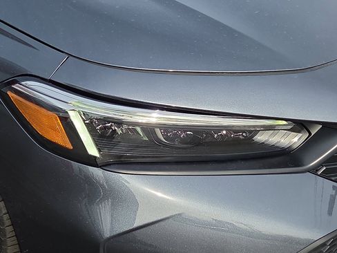 Used 2025 Honda Civic Sport image 9