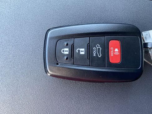 Used 2023 Toyota Highlander XLE AWD/4WD image 35