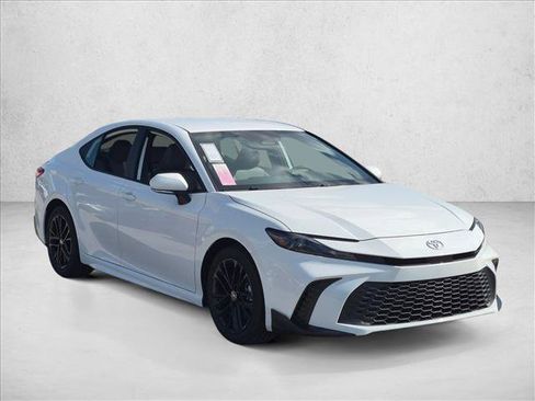 New 2026 Toyota Camry SE FWD image 7