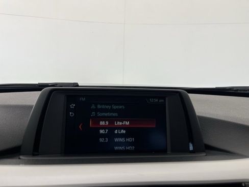 Used 2018 BMW 320i xDrive Sedan w/ Convenience Package image 15