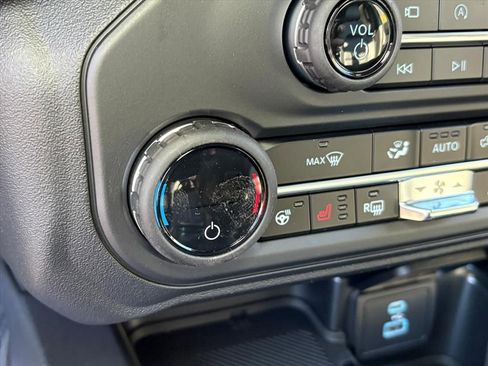 New 2025 Ford Bronco Outer Banks image 13