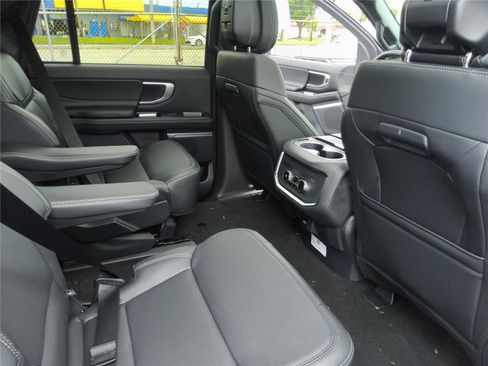 New 2026 Ford Expedition Platinum w/ Stealth Appearance Package AWD/4WD image 24