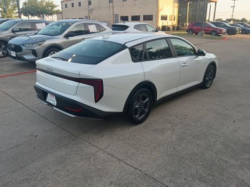 Used 2025 Kia K4 FWD image 7