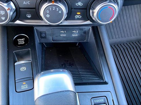 Used 2025 Nissan Kicks SV image 32