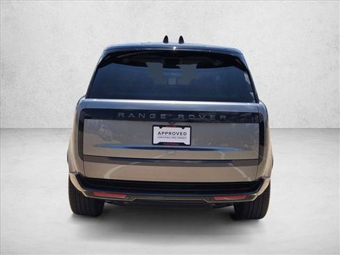 Used 2025 Land Rover Range Rover SE AWD/4WD image 7