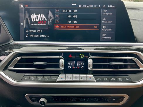 Used 2021 BMW X7 xDrive40i w/ M Sport Package image 29