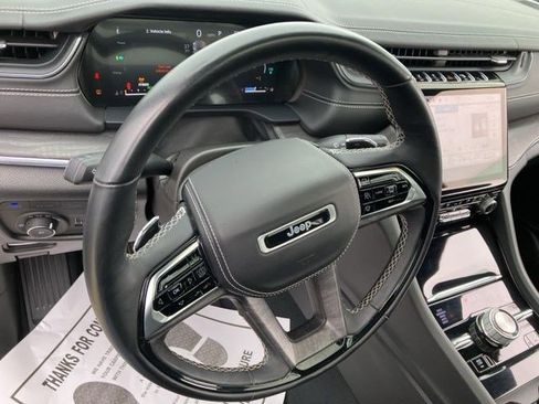 Certified 2022 Jeep Grand Cherokee Overland w/ Advanced Protech Group III AWD/4WD image 17