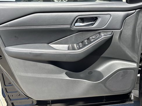 New 2025 Nissan Rogue SV w/ SV Premium Package image 11