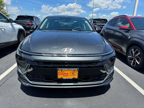 Used 2026 Hyundai Sonata SE FWD image 2