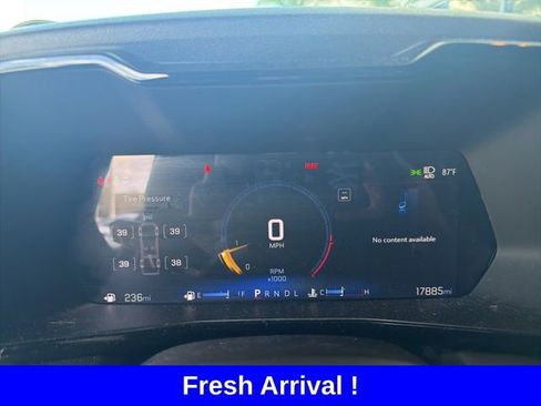 Used 2024 Chevrolet Colorado LT w/ Advanced Trailering Package image 3