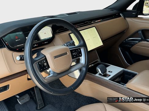 Used 2024 Land Rover Range Rover SE AWD/4WD image 32