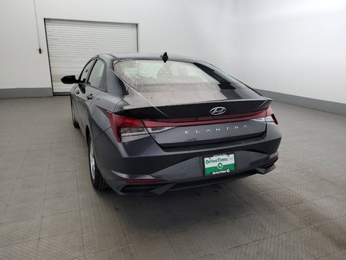 Used 2021 Hyundai Elantra SE FWD image 6