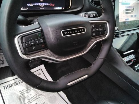Used 2024 Jeep Wagoneer L Series II image 26