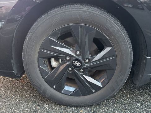 Used 2023 Hyundai Elantra SEL image 31