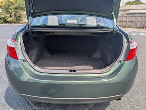 Used 2015 Toyota Corolla LE FWD image 13