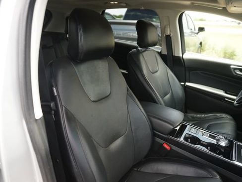 Used 2019 Ford Edge Titanium w/ Equipment Group 301A FWD image 20