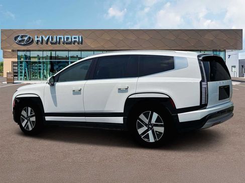 New 2026 Hyundai Ioniq 9 SEL image 3