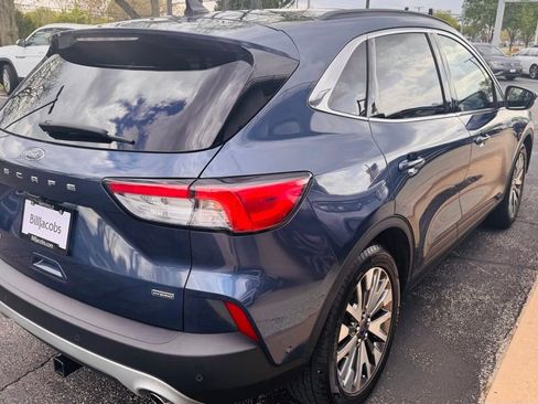 Used 2020 Ford Escape Titanium w/ Titanium Premium Package 2.0 FWD image 3