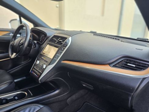 Used 2019 Lincoln MKC Reserve w/ MKC Technology Package FWD image 25