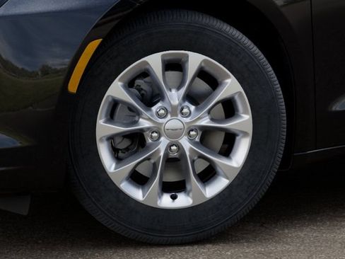 New 2027 Chrysler Pacifica Select AWD/4WD image 8