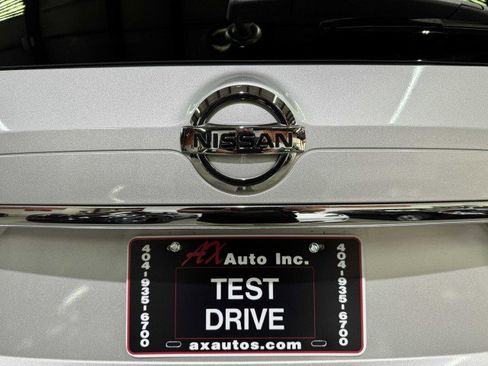 Used 2016 Nissan Rogue SL w/ SL Premium Package image 16