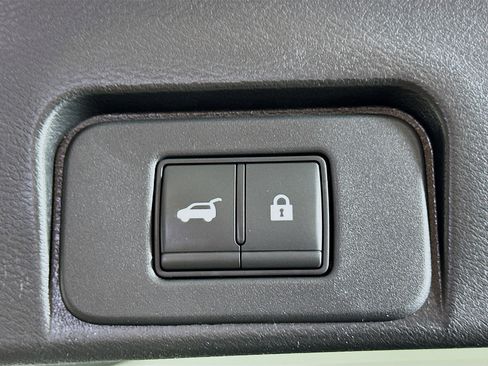 Used 2023 Nissan Rogue SV w/ SV Premium Package image 29