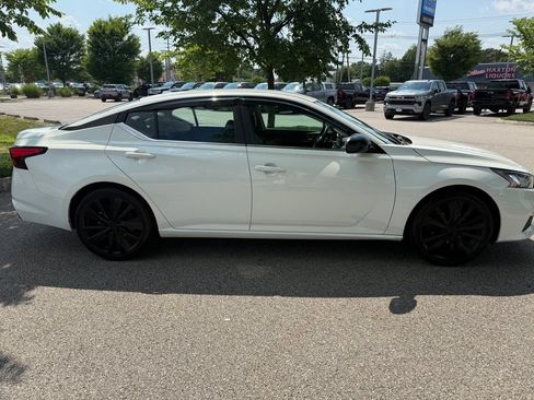 Used 2019 Nissan Altima 2.5 SR FWD image 6