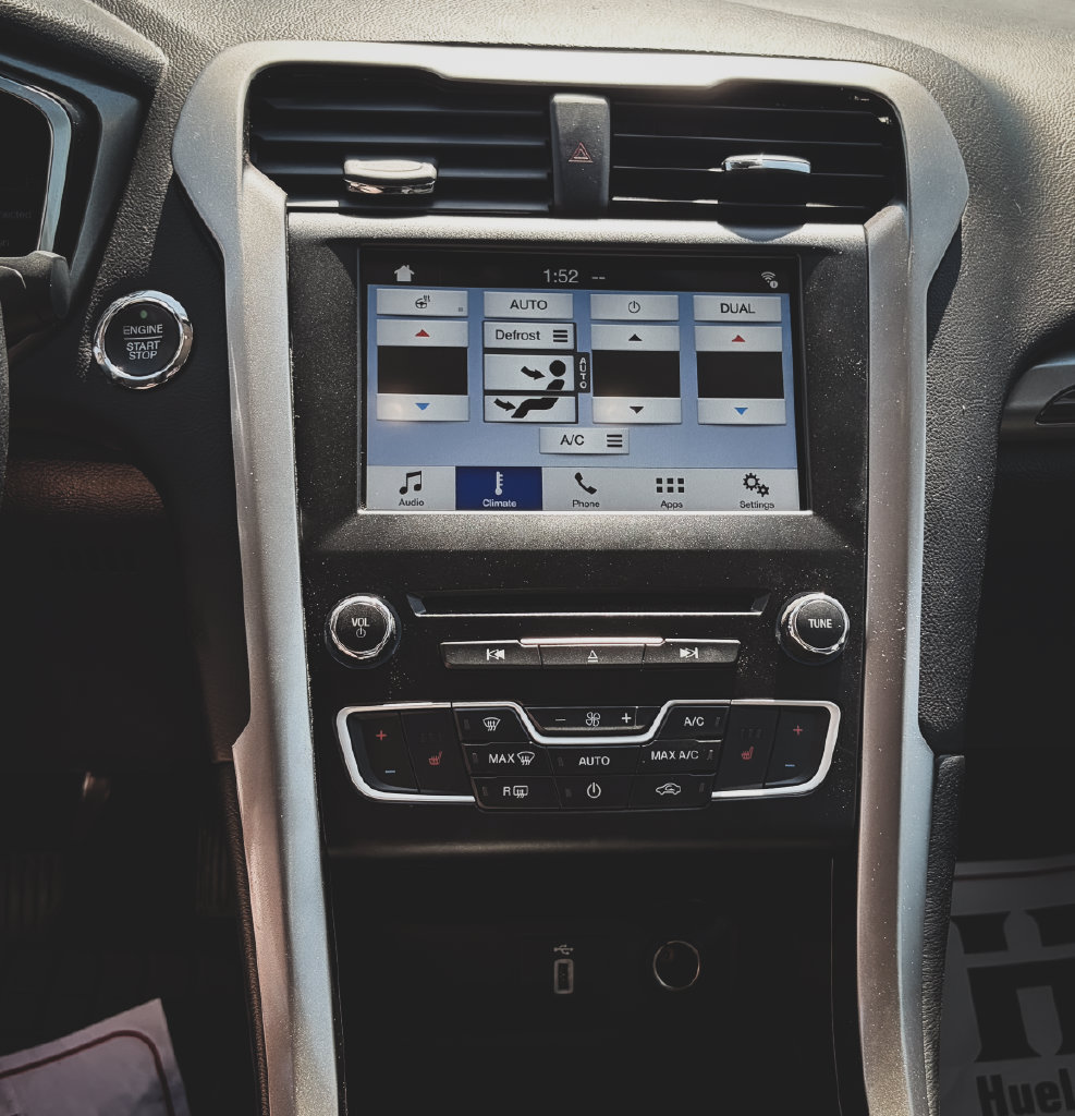 Used 2018 Ford Fusion Energi SE FWD image 13