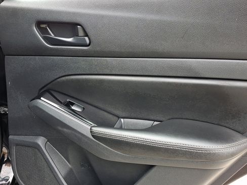 Used 2023 Nissan Altima 2.5 SV FWD image 14
