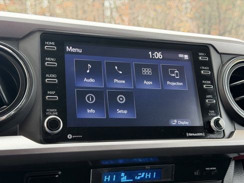 Used 2022 Toyota Tacoma SR5 image 9