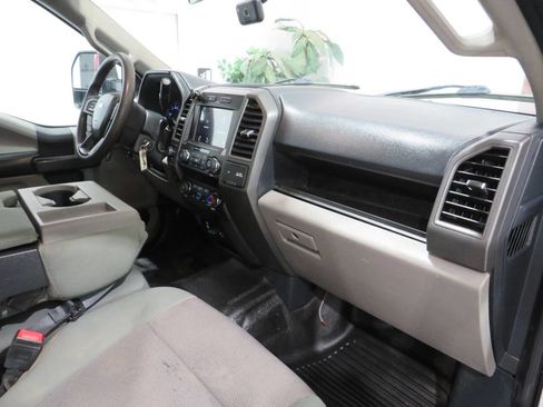 Used 2022 Ford F250 XL w/ Power Equipment Group image 5