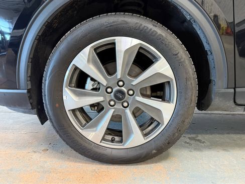 Used 2025 Ford Escape Platinum image 8