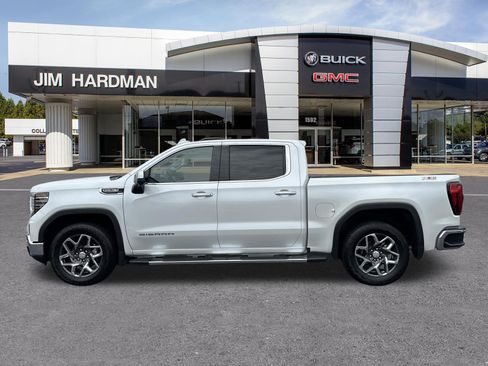 Used 2024 GMC Sierra 1500 SLT w/ SLT Premium Plus Package AWD/4WD image 4