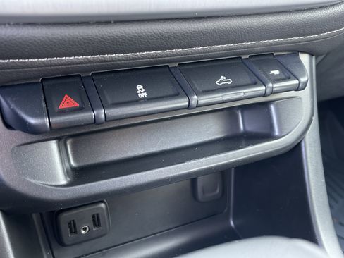 Used 2020 GMC Canyon SLE w/ SLE Convenience Package image 25